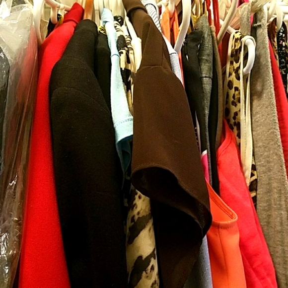 5lbs MYSTERY BOX  ITEMS FOR **ReSale** - Picture 2 of 8